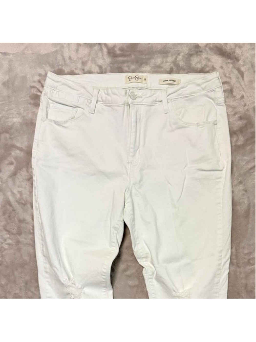 Jessica Simpson White skinny jeans with ripped details size 30